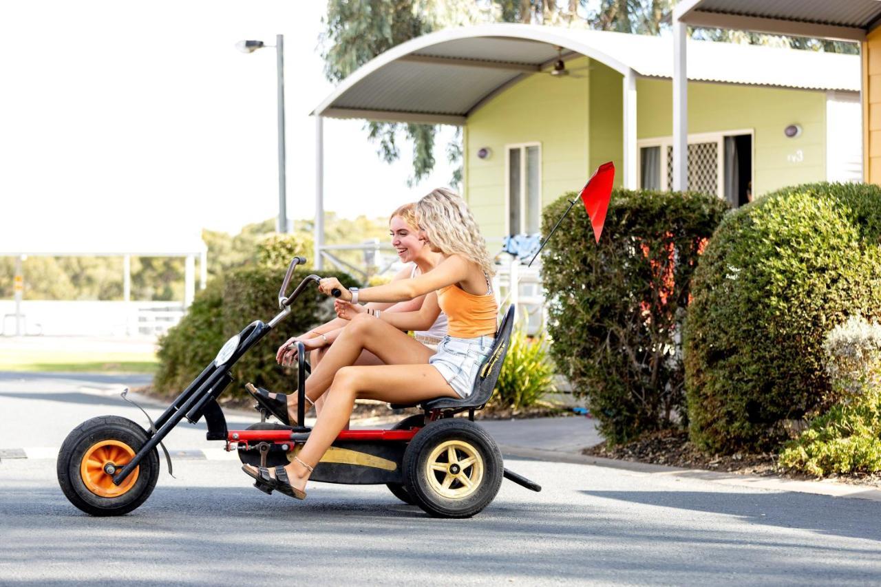 BIG4 Deniliquin Holiday Park Extérieur photo