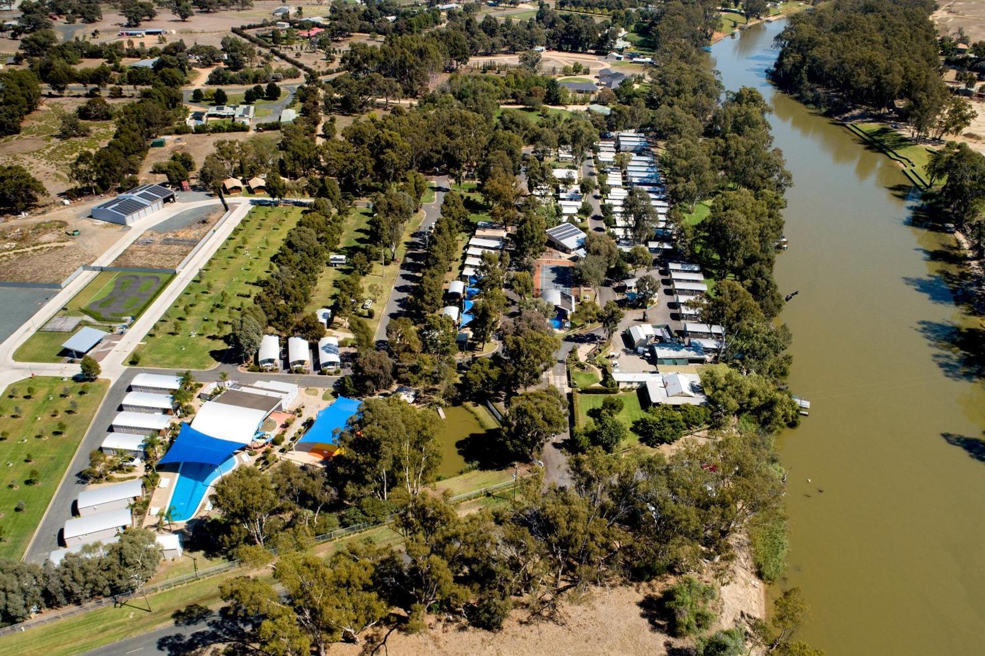 BIG4 Deniliquin Holiday Park Extérieur photo
