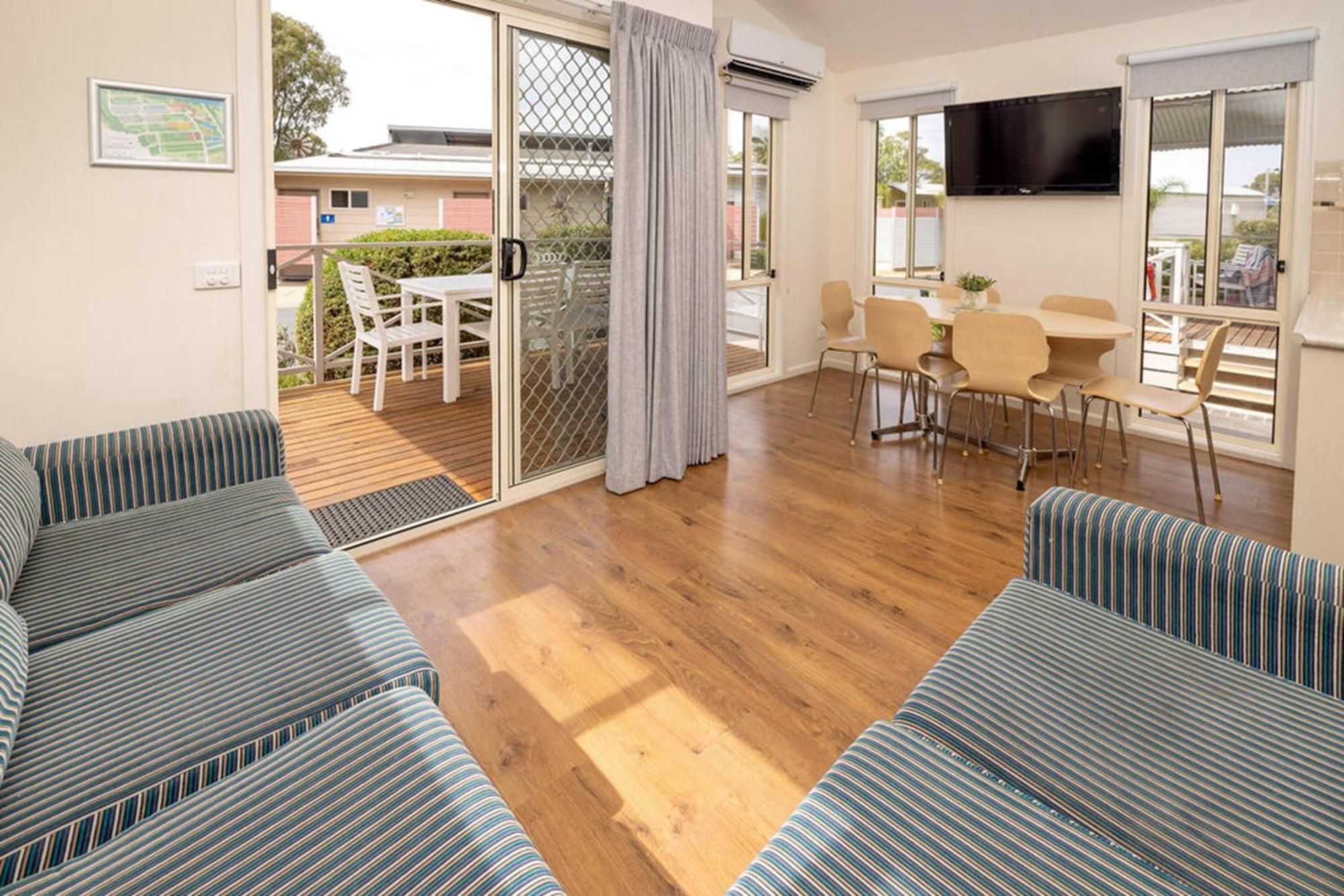 BIG4 Deniliquin Holiday Park Chambre photo